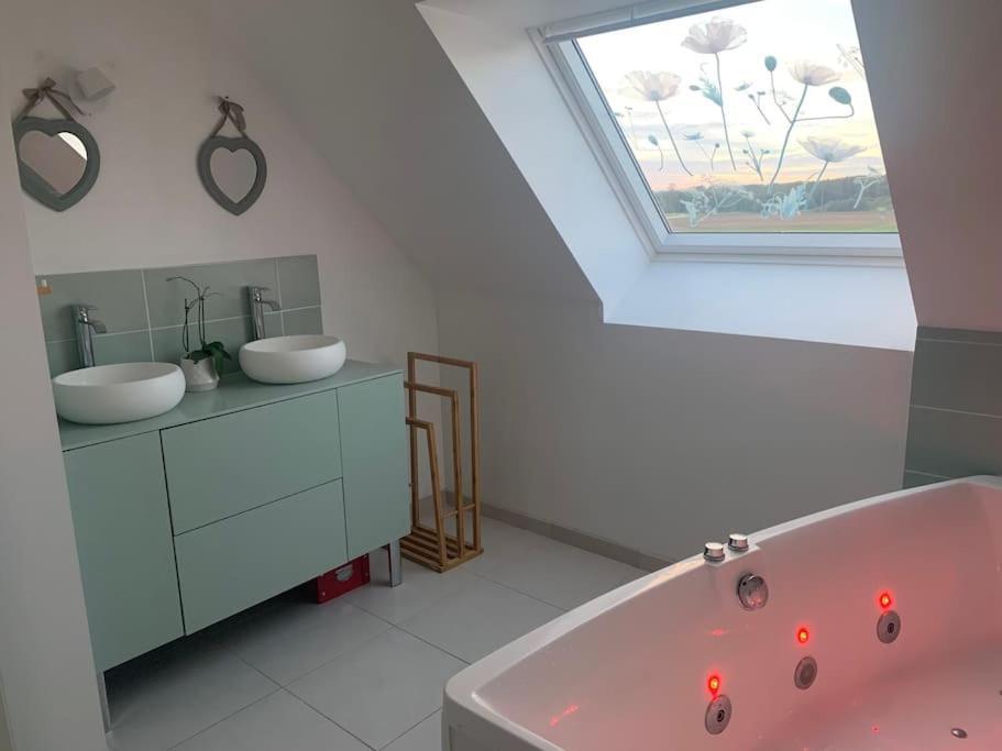 Maison Individuelle, Campagne, 3 Chambres, Baignoire Balneo 2 Places Genech Eksteriør billede